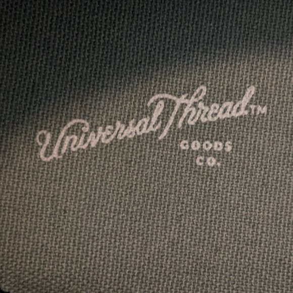 Universal Thread Lunea Sneakers Green from Target - Picture 3 of 3